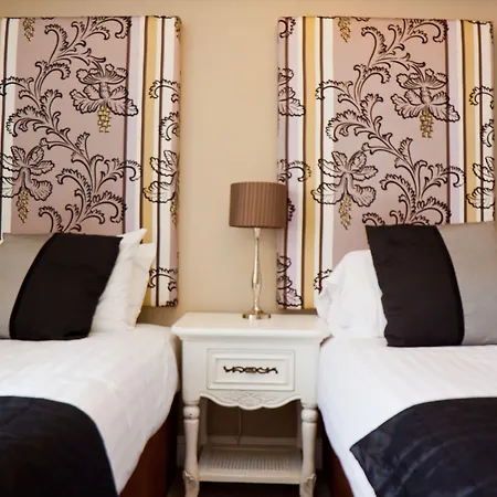 Otel 7 Cross Street 4*