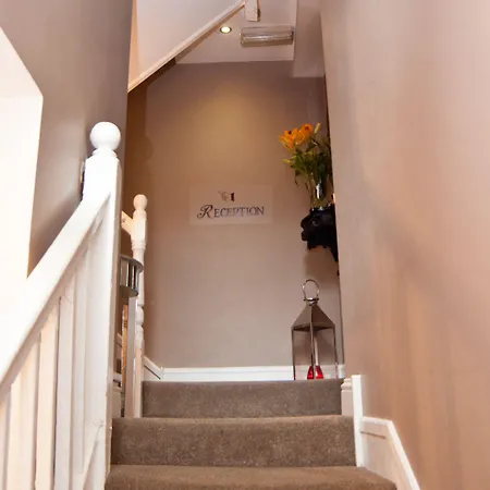 Otel 7 Cross Street 4*