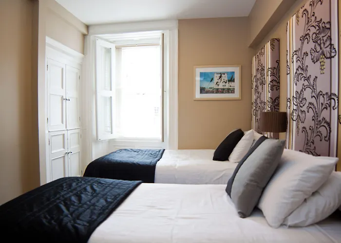 Hotel 7 Cross Street 4*