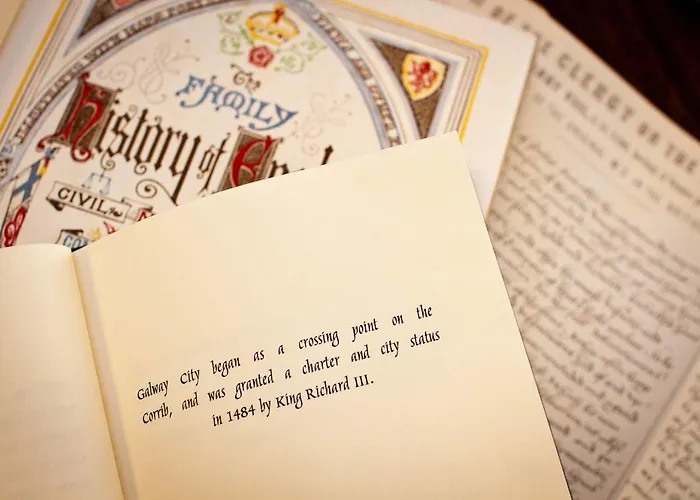 Hotel 7 Cross Street 4*