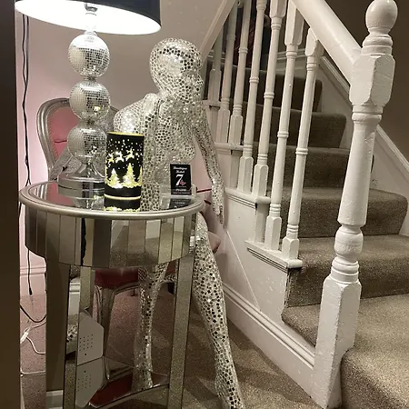 Hotel 7 Cross Street