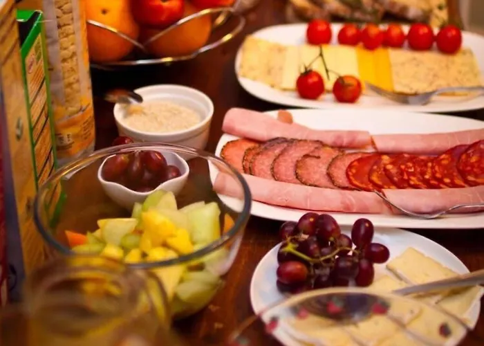 7 Cross Street Отель 4*