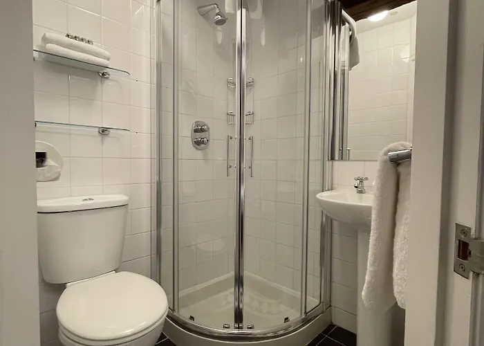 7 Cross Street Отель