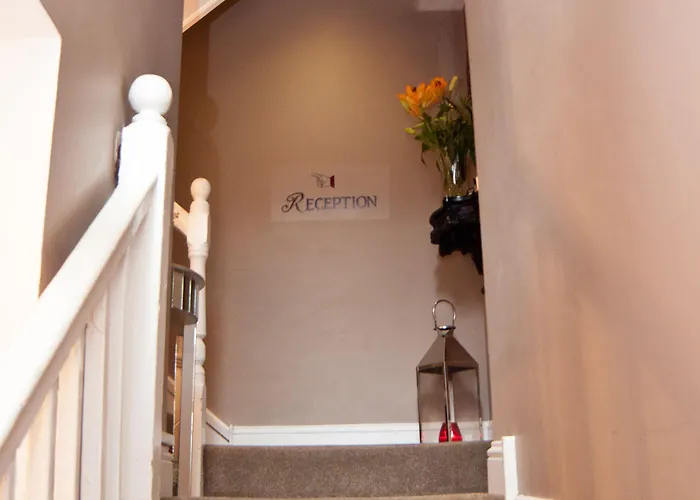 Hotel 7 Cross Street 4*