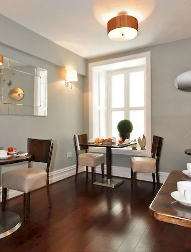 Hotel 7 Cross Street